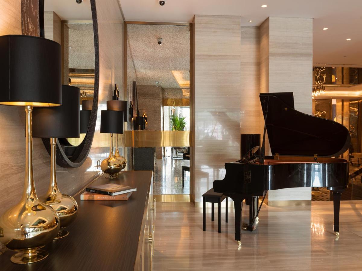 Hyatt Regency Al Kout Mall Kuwait City Exterior foto The piano room