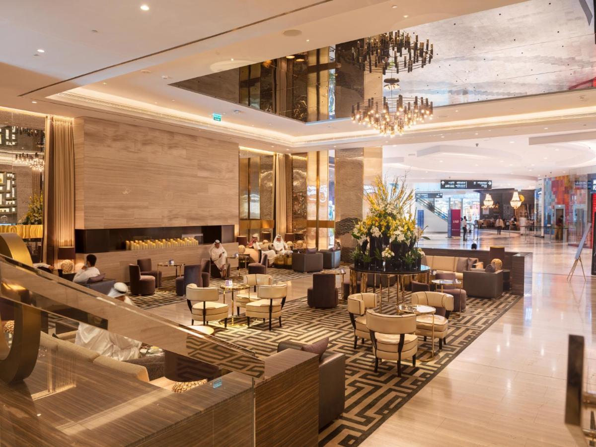 Hyatt Regency Al Kout Mall Kuwait City Exterior foto The lobby of the hotel